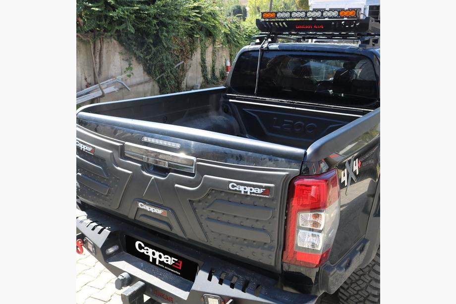 Mitsubishi L200 2015–2024 Afdekkap voor laadbakrand (3 st.) Image