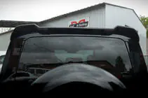 Land Rover Defender 2019– Carbon spoiler foto 4