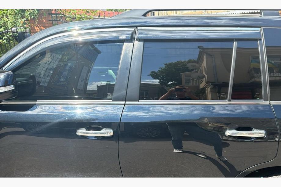 Toyota Land Cruiser 200 2007–2021 Raamwindschermen met chromen sierlijst (set van 4, Niken) Image