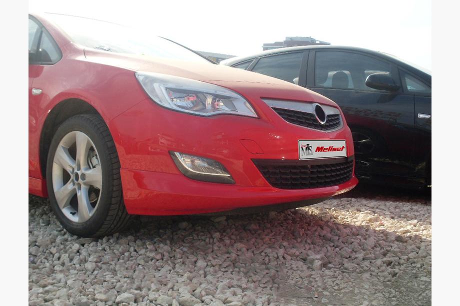 Opel Astra J 2009–2015 Voorlip onderzijde 2010-2012 (spuitklaar) Foto 2