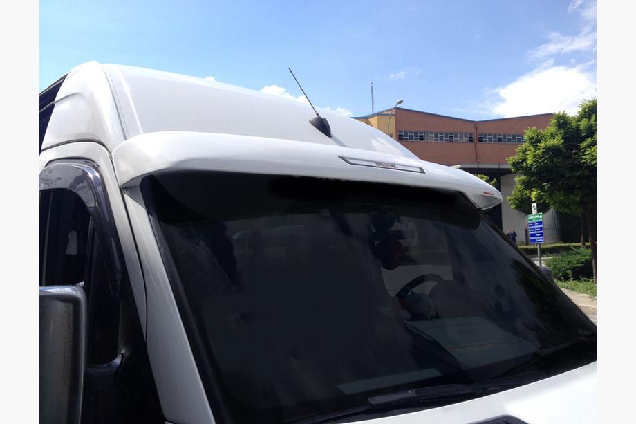 Mercedes Sprinter W906 2006–2018 Voorruitdeflector V3 (spuitklaar, op lijm) Foto 1