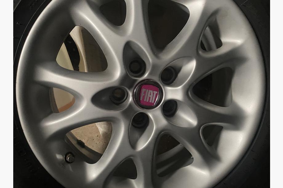 Fiat Naafdoppen voor velgen V2 49/42,5 mm rood (set 4 stuks, 0735448759) Image