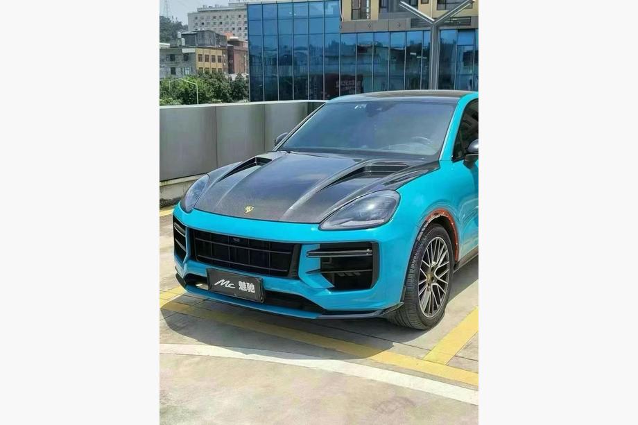 Porsche Cayenne 2018– Motorkap (carbon) Foto 4