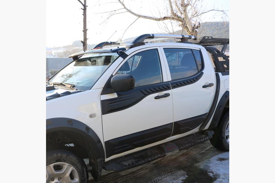 Mitsubishi L200 2006–2015 Bovenste deurlijsten (4 stuks, ABS) Foto 1