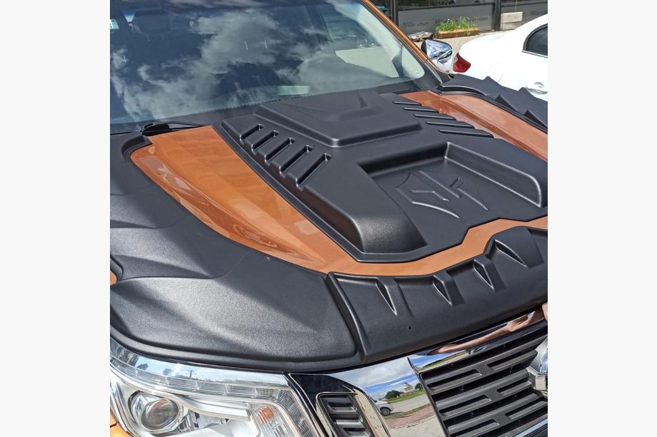 Nissan Navara/NP300 2016– Motorkapcover (ABS) Foto 3