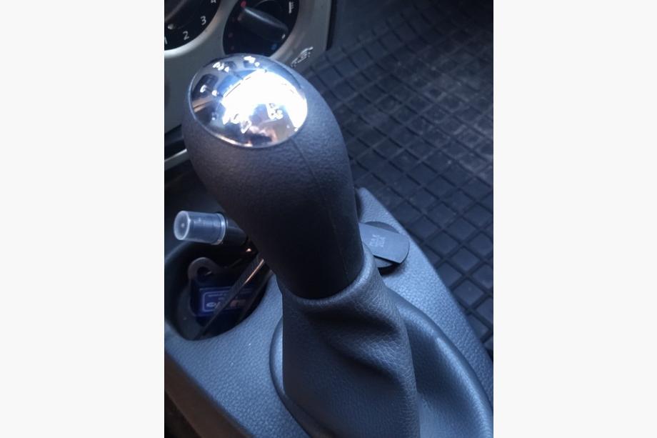 Dacia Logan I 2005–2008 Versnellingspookknop 8200079112 (zwart met chroom) Foto 3