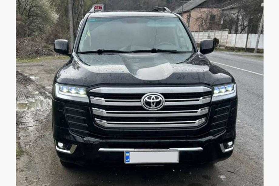 Toyota Land Cruiser 200 2007–2021 Restylingkit voor LC 300 High-Line (complete set) Foto 4