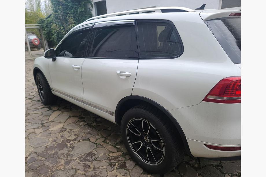 Volkswagen Touareg 2010–2018 Raamwinddeflectoren met chroomlijst (4 stuks, Niken) Foto 1