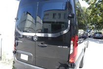 Mercedes Sprinter W907/W910 2018– Achterruit sierlijst V-2 Carmos (2 stuks, RVS) foto 3