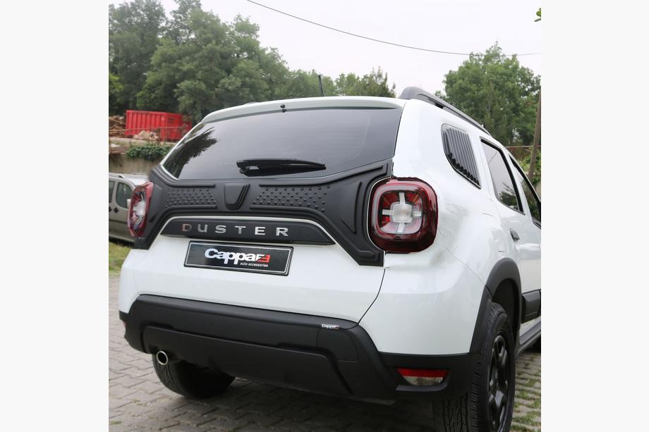 Renault Duster 2018–2024 Kunststof sierlijst voor kofferklep (1 stuk) Image