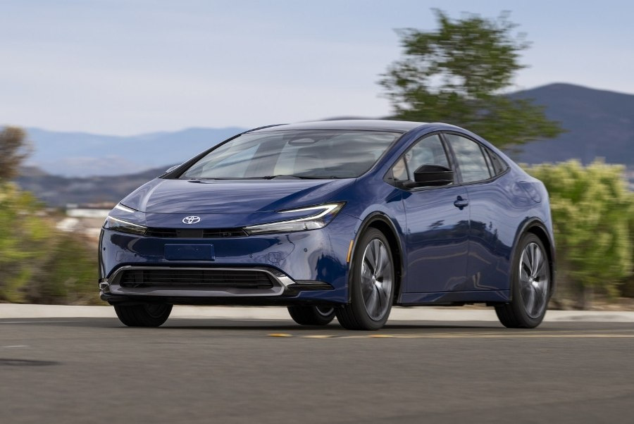 Review van de nieuwe generatie hybride Toyota Prius
