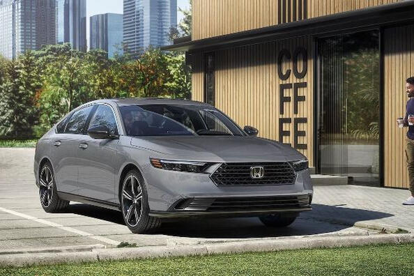 Review van de nieuwe generatie Honda Accord sedan Foto 1
