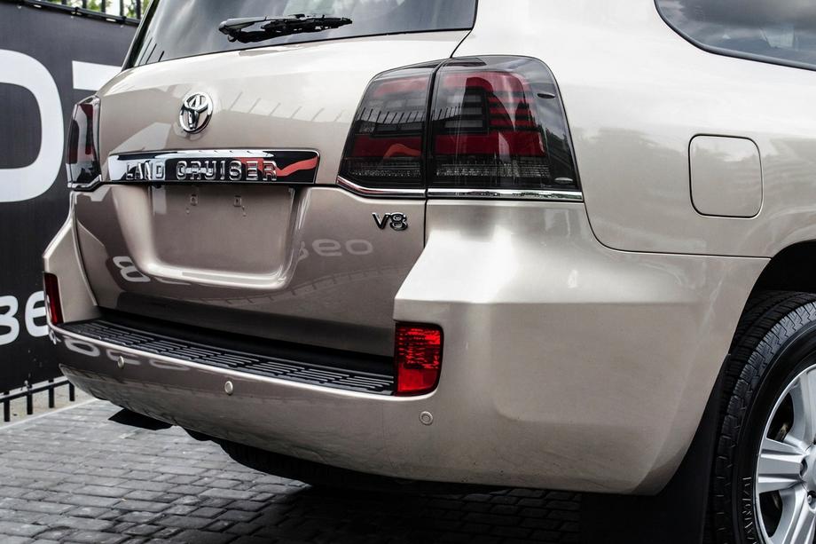 Toyota Land Cruiser 200 2007–2021 Achterlichten 2008-2015 (Sequential Red) Image