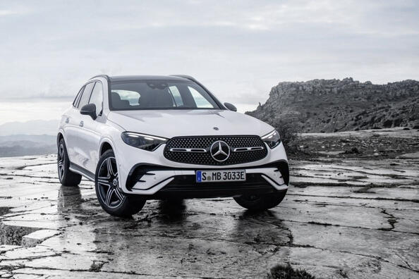 Review van de tweede generatie Mercedes-Benz GLC AWD-crossover Foto 4
