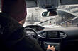Zo warm je het auto-interieur snel en correct op in de winter foto 1