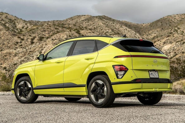 Review van de tweede generatie elektrische crossover Hyundai Kona Electric Foto 4