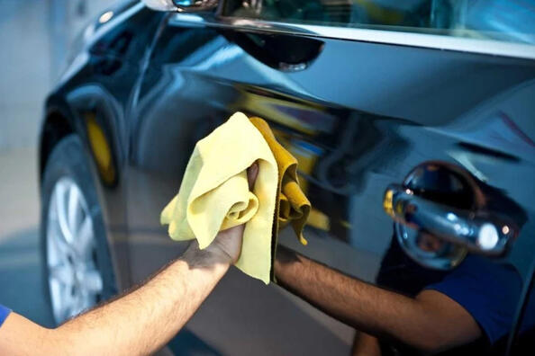 Taperesten van je auto verwijderen: middelen en tips Foto 1