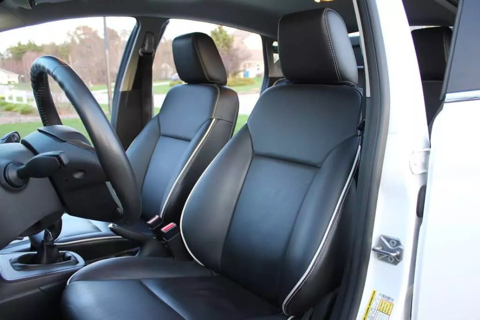 Welk materiaal kies je het best voor herbekleding van het interieur