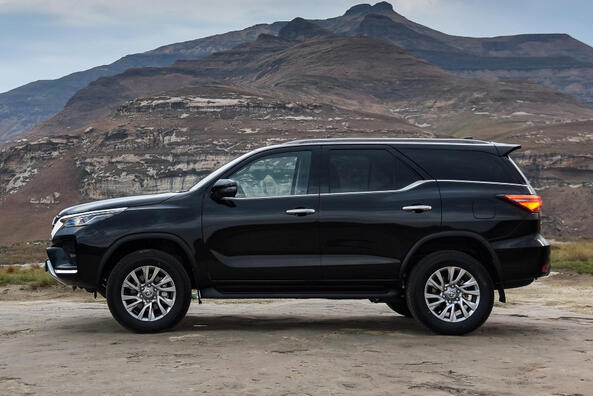 Toyota Fortuner: de belichaming van een moderne SUV Foto 2
