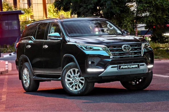 Toyota Fortuner: de belichaming van een moderne SUV Foto 3