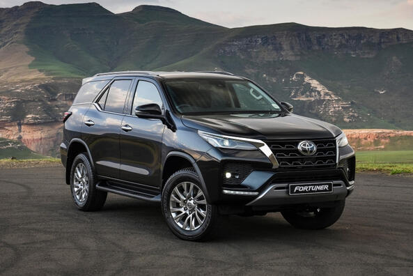 Toyota Fortuner: de belichaming van een moderne SUV Foto 1