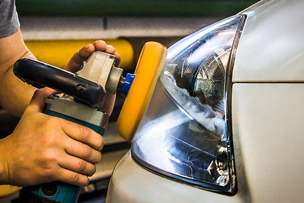 Hoe vaak moet je koplampen polijsten?