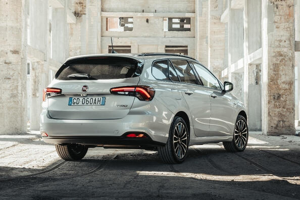 Vernieuwde Fiat Tipo Station Wagon: praktische gezinsstationwagen Foto 5