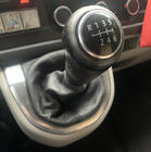 Volkswagen T6 2015–2024 Leren versnellingspookhoes foto 1