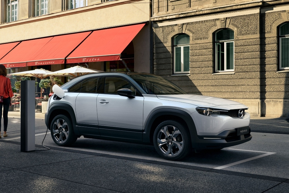 Eerste generatie van de elektrische crossover Mazda MX-30