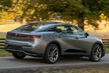 Review van de cross-sedan Toyota Crown foto 4