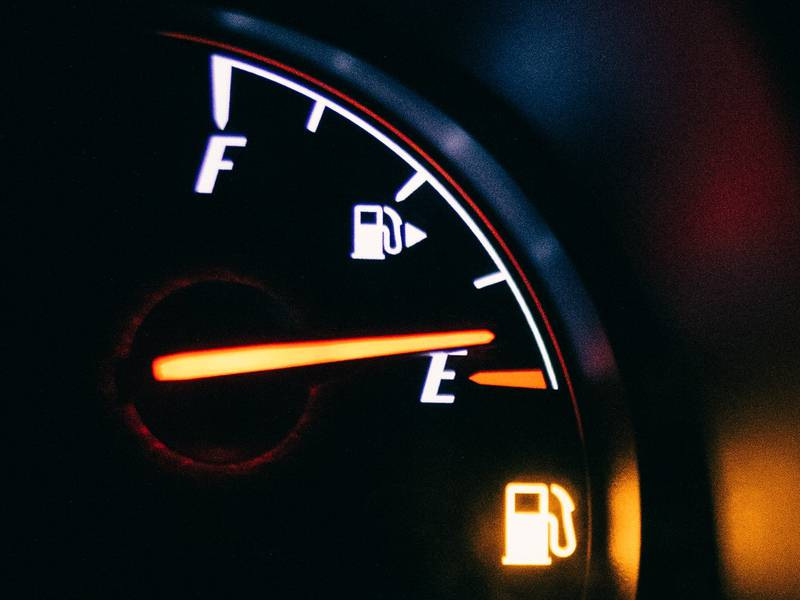 Waarom je niet met een halflege tank moet rijden