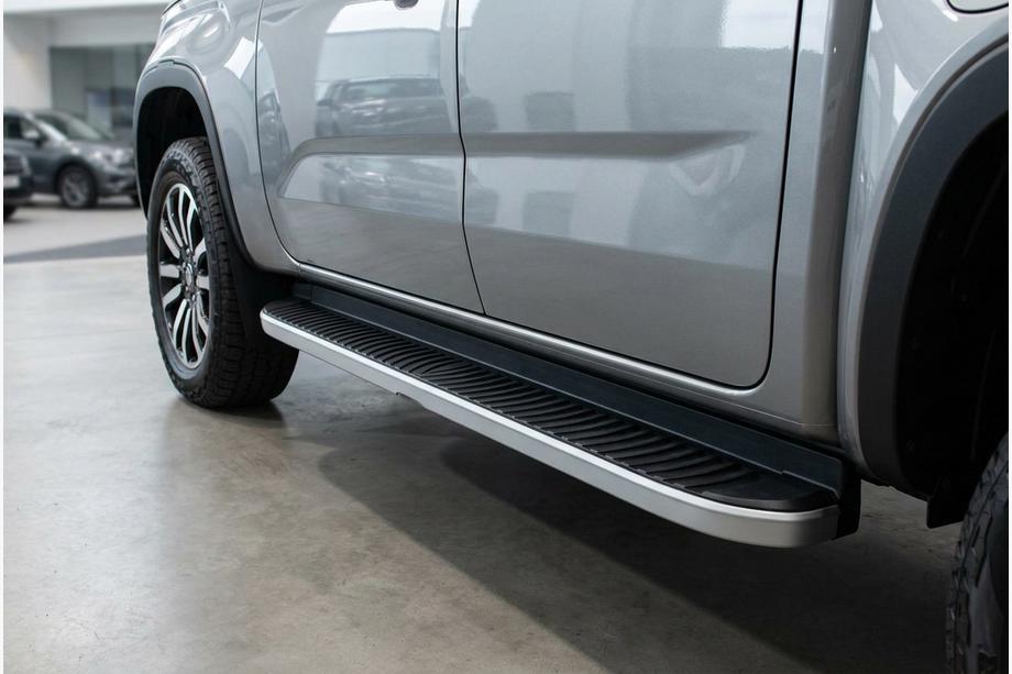 Volkswagen Amarok 2022– Side steps Tayga Grey (2 stuks, aluminium) Image