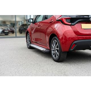 Side steps Allmond Grey (set van 2, aluminium) Toyota Yaris/Yaris Cross (XP210) 2020– foto 1