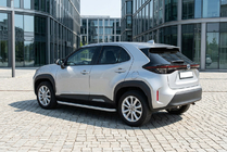 Toyota Yaris/Yaris Cross (XP210) 2020– Side steps Tayga Grey (2 stuks, aluminium) foto 1