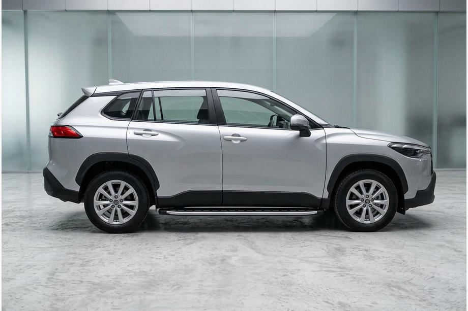 Toyota Corolla Cross 2020– Fullmond side steps (2 stuks, aluminium) Foto 1
