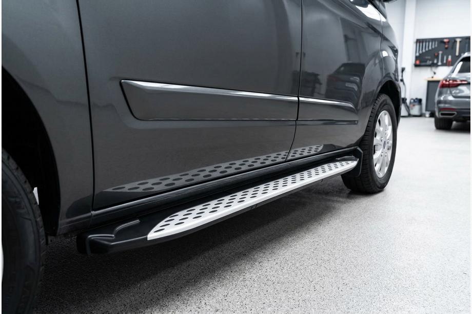 Ford Custom 2013–2022 Side steps Shining V1 (2 st., aluminium) Image