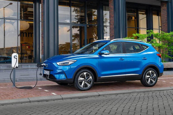 Review van de vernieuwde elektrische crossover MG ZS EV