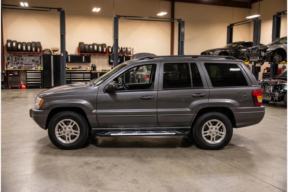 Jeep Grand Cherokee WJ 1999–2004 Sunrise side steps (set van 2, aluminium) Image