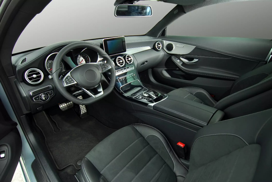 Zo fris je het auto-interieur op: 5 eenvoudige manieren