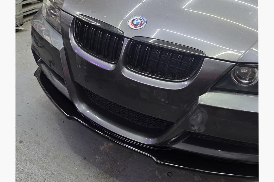 BMW 3-serie E90/E91 2005–2011 Jubileumembleem 82 mm (voorzijde) Foto 3