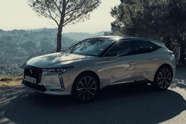 DS 4 van de tweede generatie: stijlvolle, praktische crossover-hatch