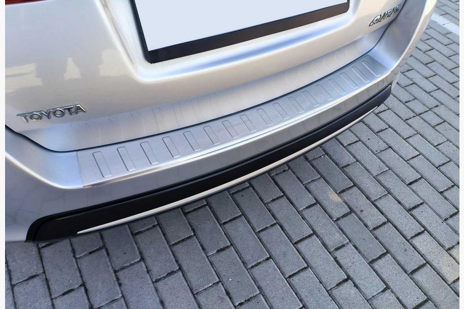 Toyota Auris 2012–2018 RVS achterbumperbeschermer Carmos (SW) Image