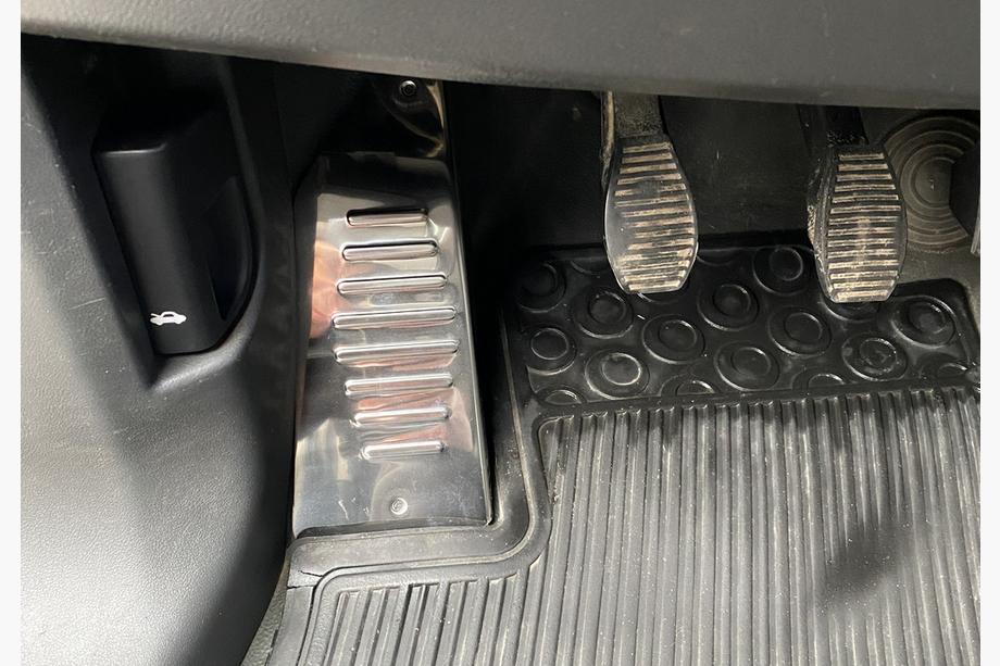 Peugeot Bipper 2008–2017 RVS voetsteun cover Foto 2