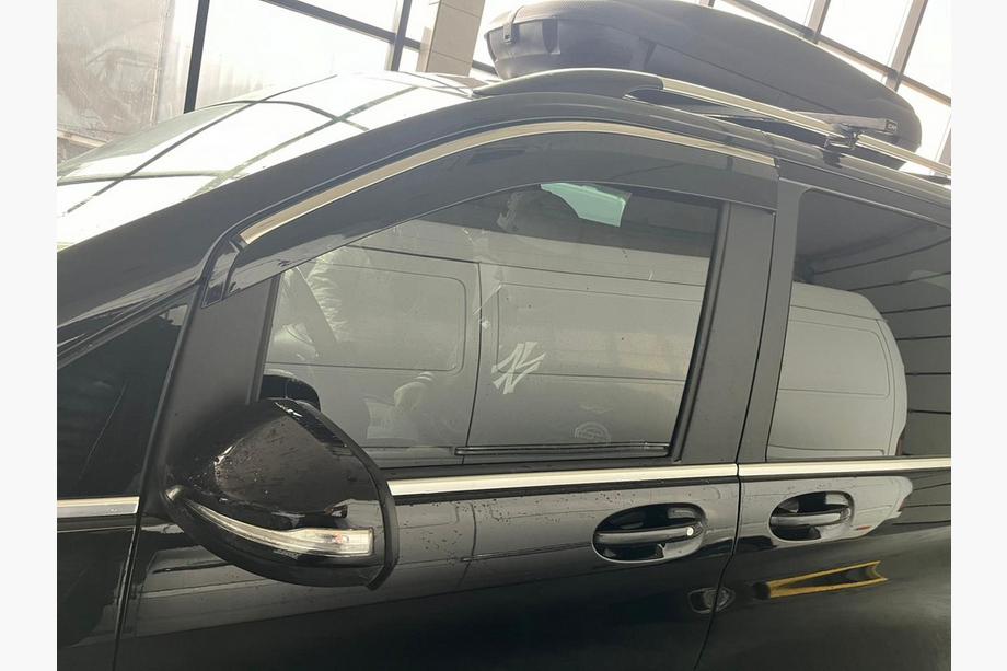 Mercedes Vito/V-klasse W447 2014– Raamwindschermen met chromen sierstrip (2 stuks, Niken Future) Image