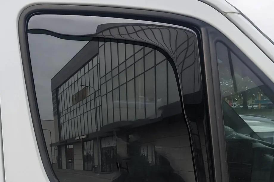 Mercedes Sprinter W906 2006–2018 Raamwindschermen (inbouw) Niken Luxury (2 st.) Image