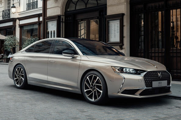 Review van de Franse premium sedan DS 9