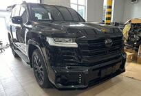Toyota Land Cruiser 300 2021– WALD bodykit (voor Prestige) foto 3