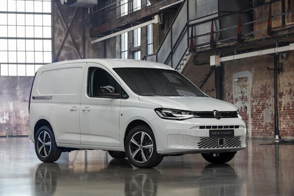 Volkswagen Caddy Cargo van de vijfde generatie: betrouwbare hulp voor bedrijven Foto 1