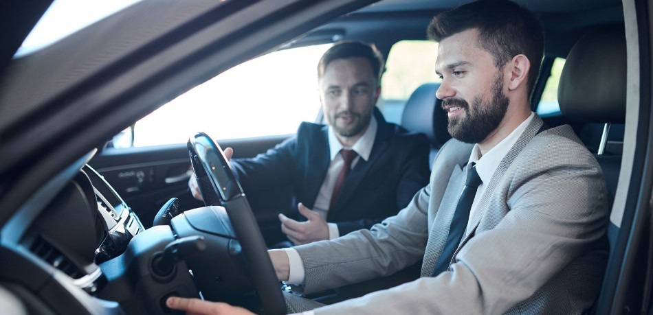 Waarom is een proefrit belangrijk vóór de aankoop van een auto?