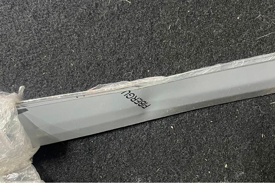 Volkswagen T5 Transporter 2003–2010 Afgeprijsd: Carmos deurlijsten voor lange wielbasis (1 deur) Foto 3